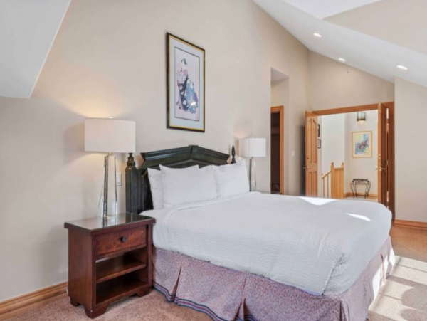 Four Bedroom Ski Rental Sleeps 10 Guests